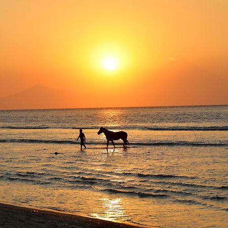 Villa Sunset Beach Gili Trawangan Luaran gambar